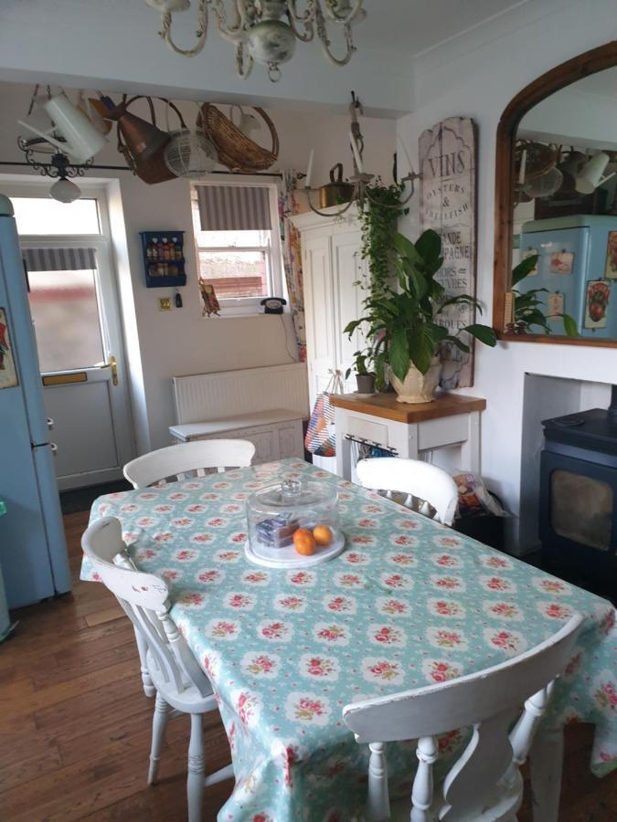 Private Room Near Roath Lake/Park คาร์ดิฟฟ์ ภายนอก รูปภาพ
